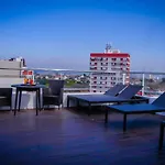 Elegance Hotel