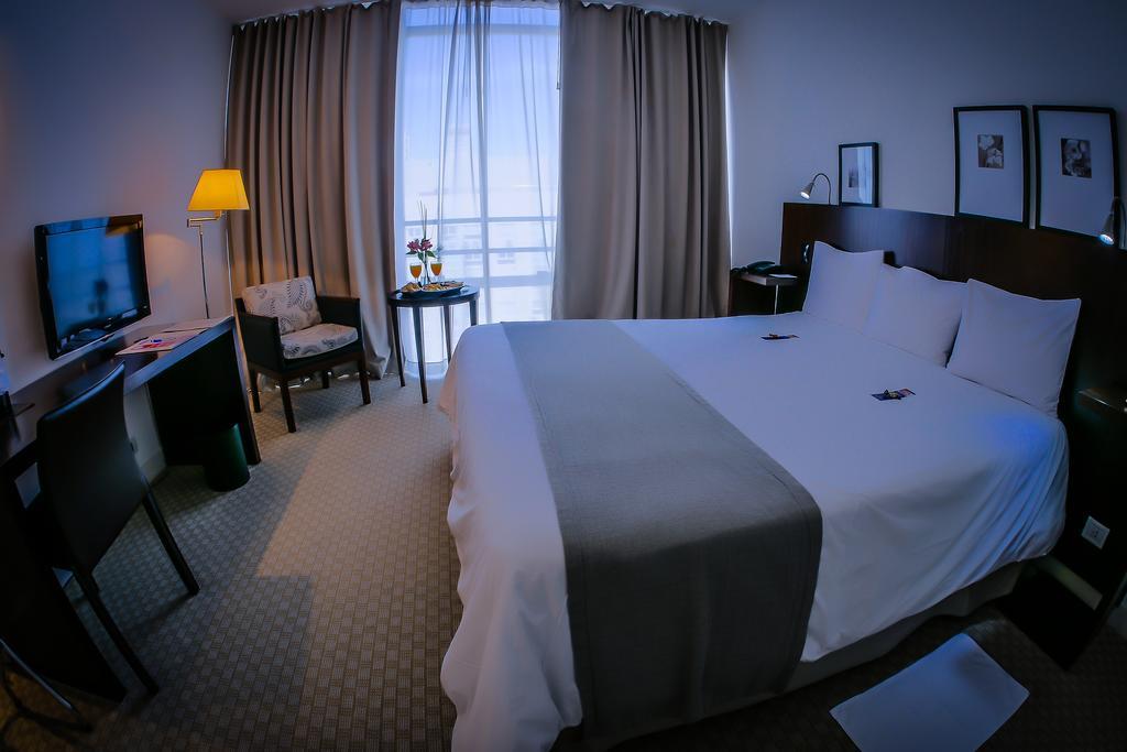 Elegance 4*